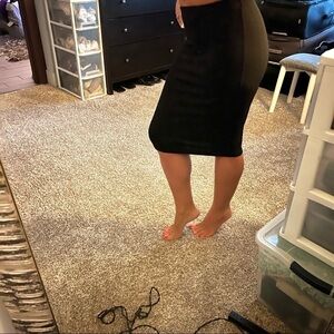 2 B By Bebe Gorgeous MIDI Skirt!